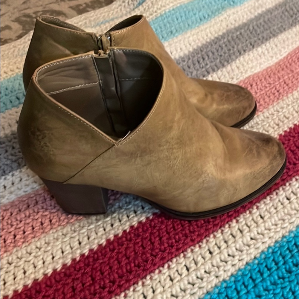 Women's Tan Ankle Boots